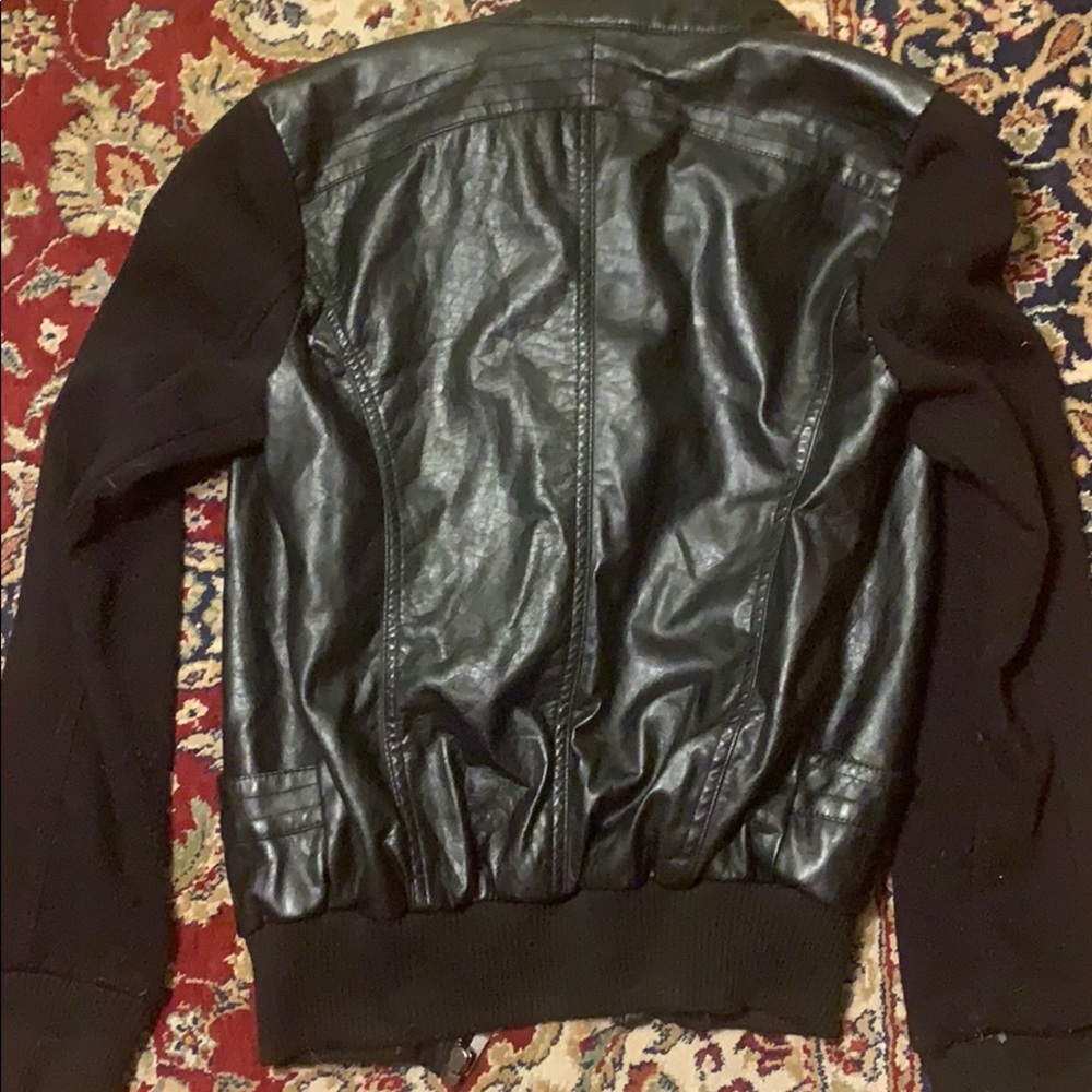Leather jacket - Picture 3 of 4